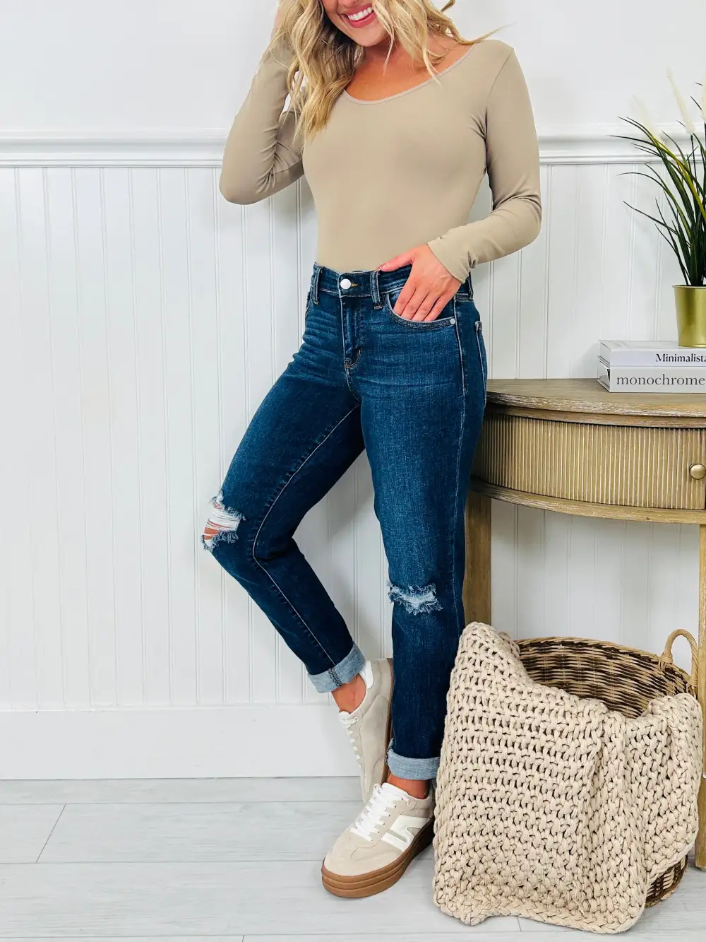 Judy Blue Walk This Way Slim Straight Leg Jeans in Reg/Curvy