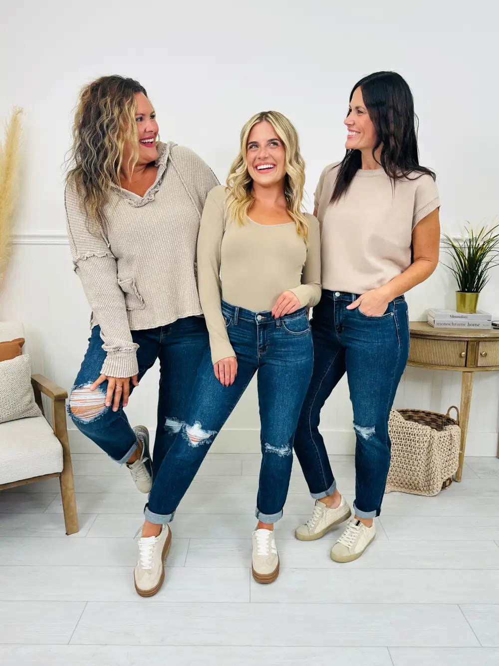 Judy Blue Walk This Way Slim Straight Leg Jeans in Reg/Curvy