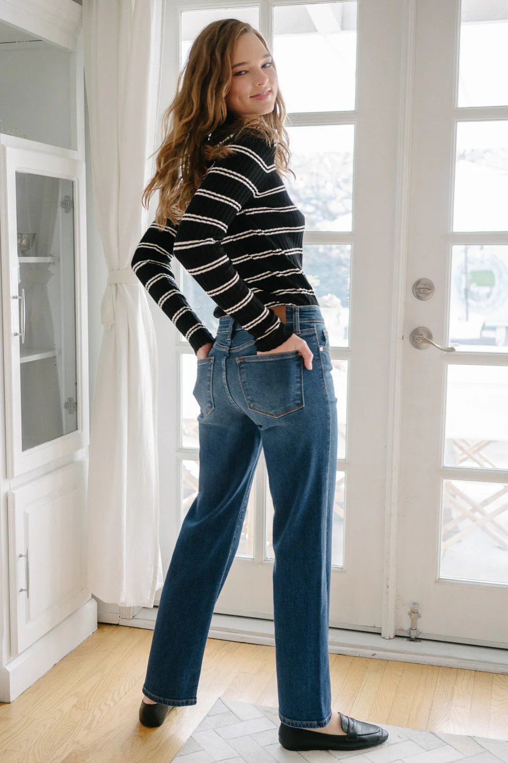 Aubrey Mid Rise Side Seam Detail Straight Jeans