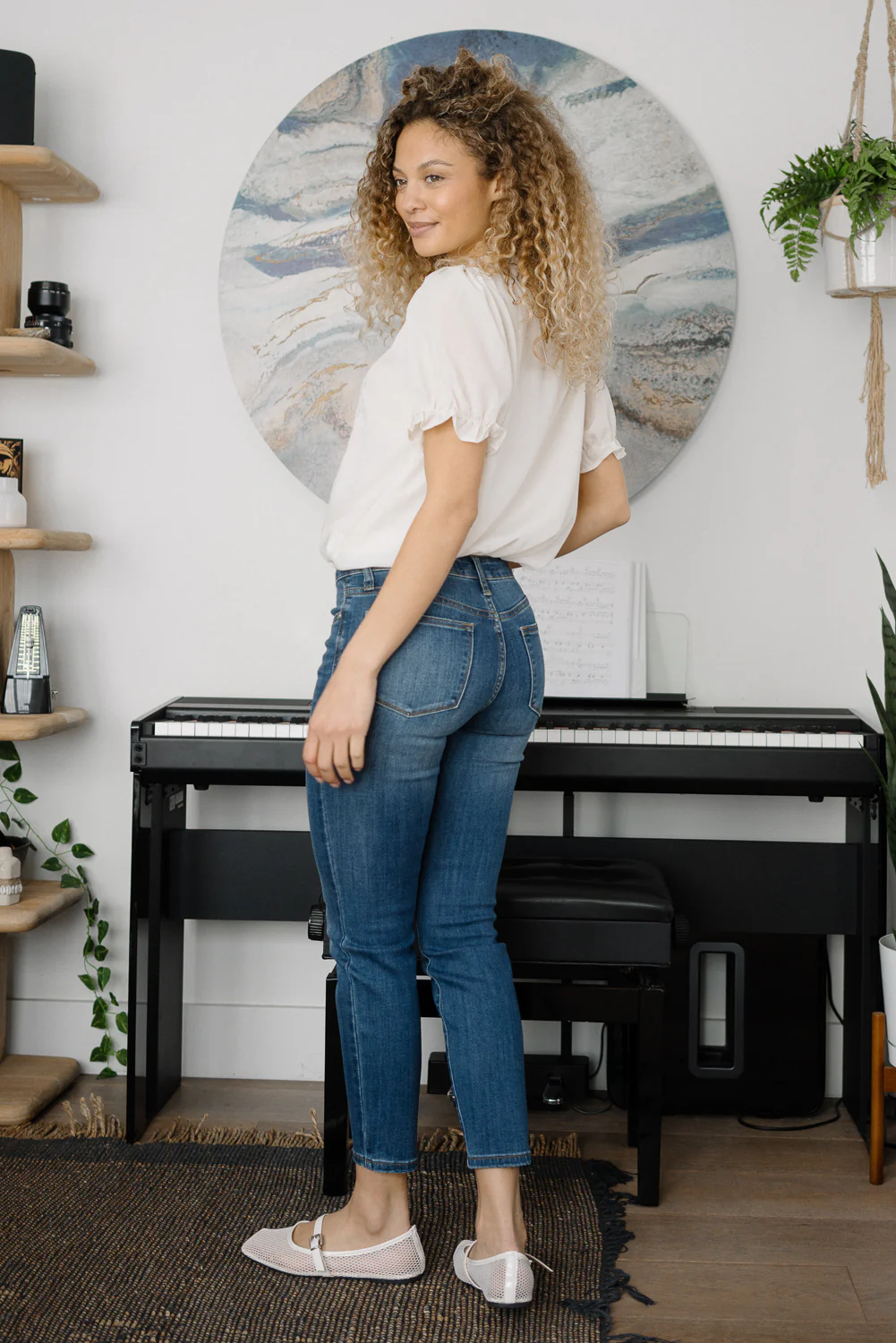 Abbey Relaxed Fit in Vintage Wash