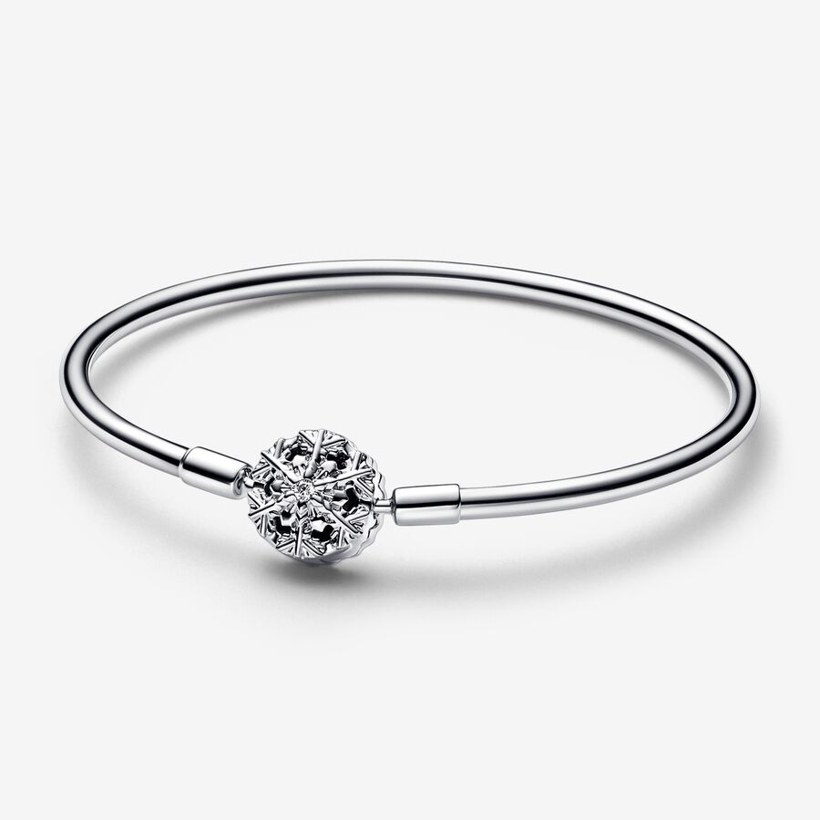 Moments Sparkling Snowflake Clasp Bangle