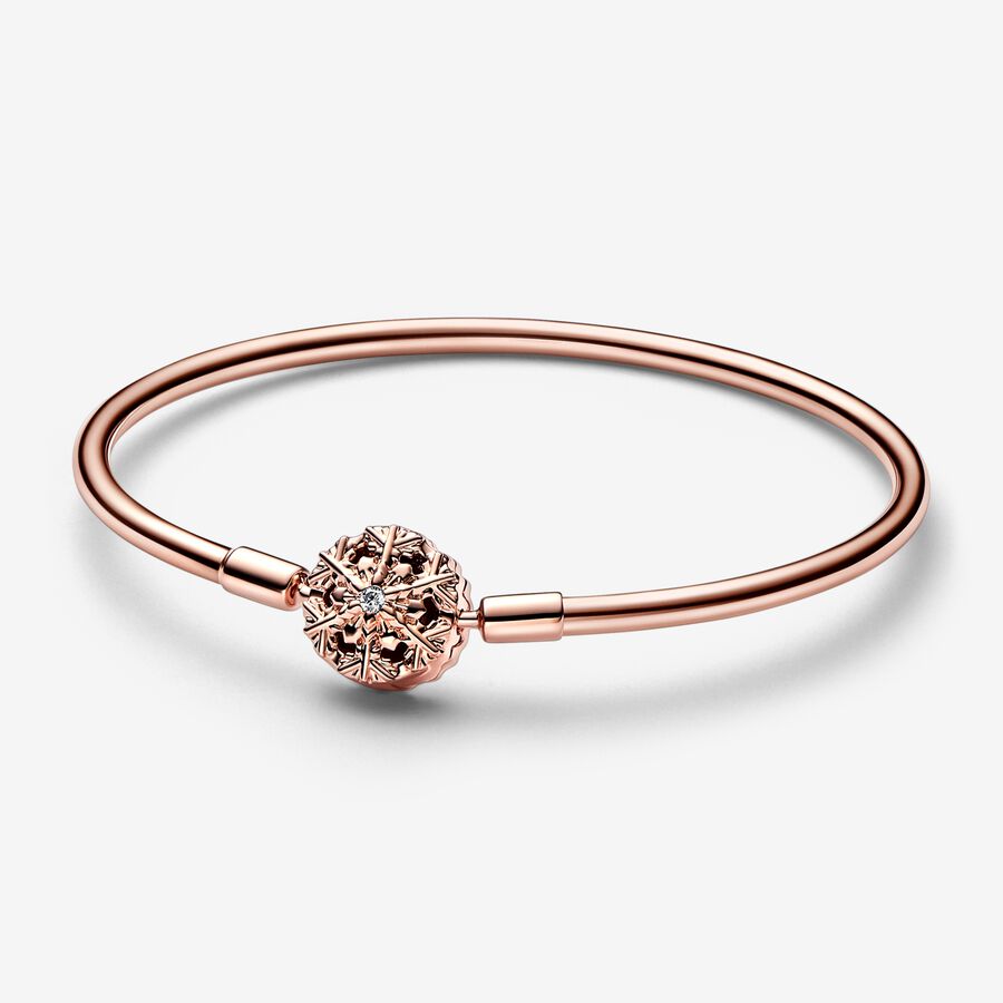 Moments Sparkling Snowflake Clasp Bangle
